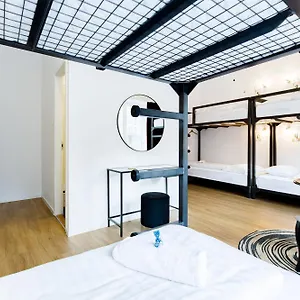  Hostel Maverick Downtown Magyarország