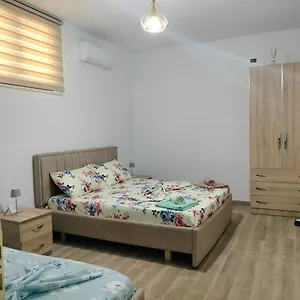 Bed & Breakfast Stomici Nderlysaj