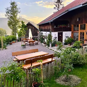 https://apt-am-hof.com-bavaria.com